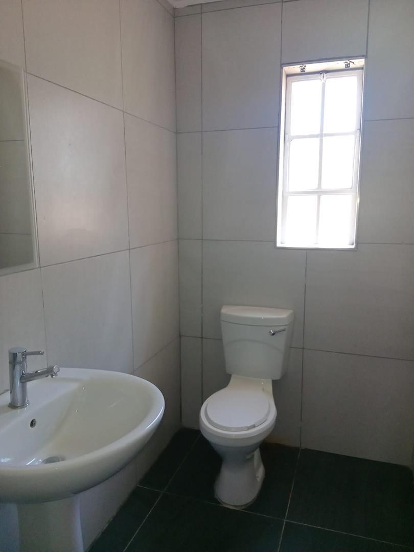 To Let 1 Bedroom Property for Rent in Humewood Eastern Cape
